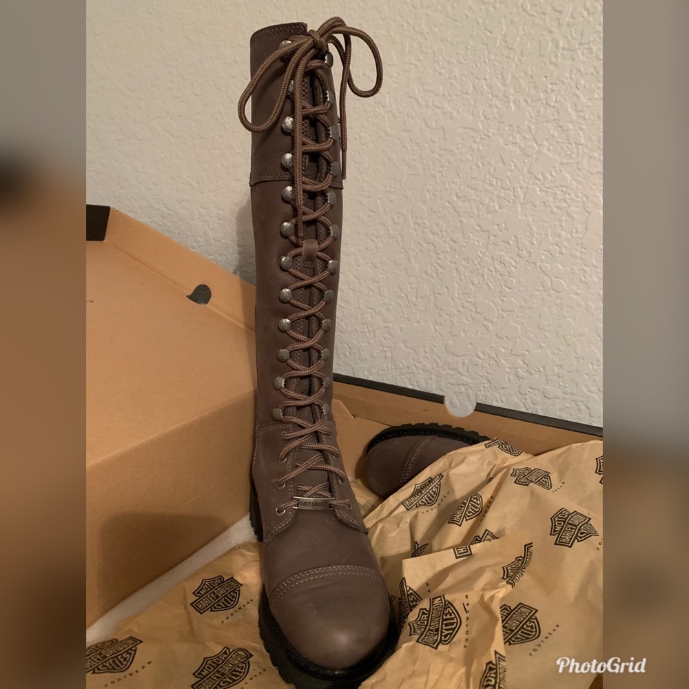 Harley Davidson boots authentic and barley worn